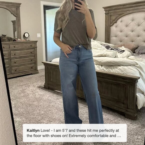 Women's High-Rise Wide Leg Jeans - Universal Thread™ Vintage Medium Wash 6 - Picture 4 of 4